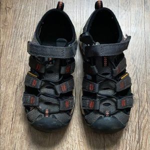 Boys Keen Waterproof Shoe size 10